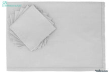 Carica l'immagine nel visualizzatore di Gallery, Tovaglia Vallesusa Versailles con 12 Tovaglioli - Grigio
