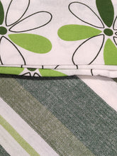 Carica l&#39;immagine nel visualizzatore di Gallery, Strofinacci da cucina 100% cotone righe e fiori- 3 colori
